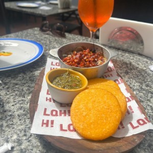 Tortilla de Maíz con chorizo y queso 