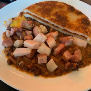 Concolon con pork and Beans