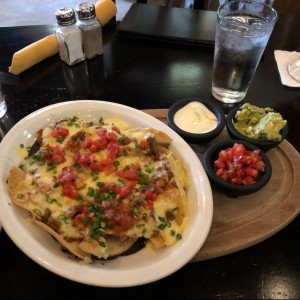 Nachos con Chili.  Buenisimos!