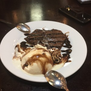 Brownie con Helado