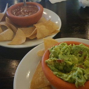 Guacamole y Salsa fresca 