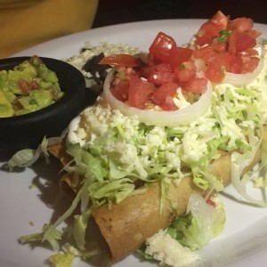 Flautas de pollo