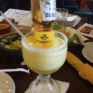 margarita de maracuya y corona