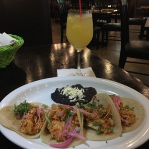 tacos de pollo pibil