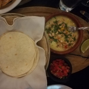 queso fundido con pollo a la parrilla