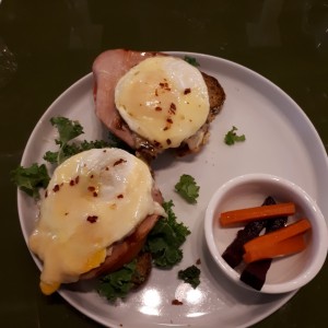 breakfast sandwich