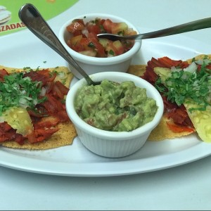 Tostadas de queso al pastor