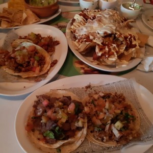 nachos y tacos