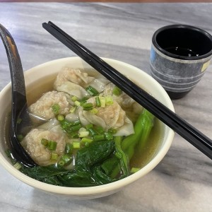 Sopa De Wanton De Camaron Con Fideos