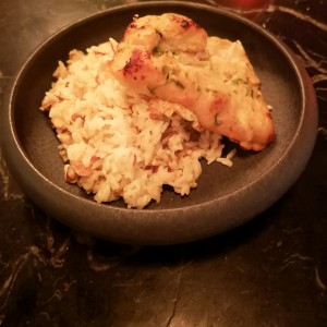 arroz de colifolor y filete de pescado en salsa de coco