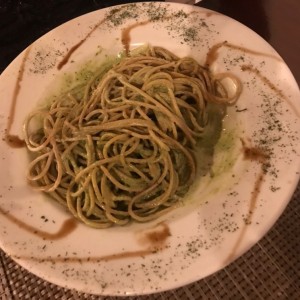 Spaguetti al pesto 