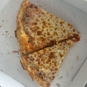 Rebanadas de pizza de queso