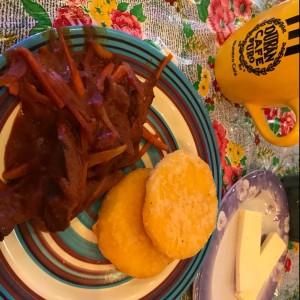 Bistec Picado con Tortilla y queso blanco