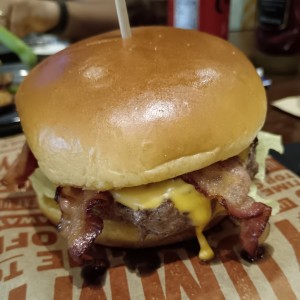 Bacon Cheedar Cheese Burger