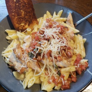 Three chesee chicken pasta