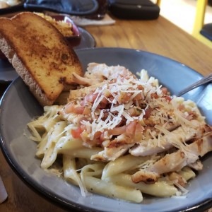 THREE CHEESE CHICKEN PASTA