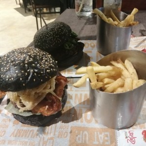 Real Burgers - Cowboy Burger y texan burger