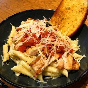 Chicken & Broccoli Alfredo Pasta