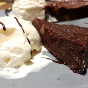 brownie con helado