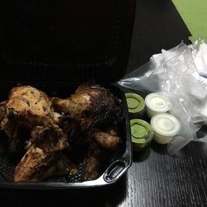 Pollo entero + 4 salsas