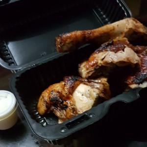 Medio Pollo Asado con Nube de Ajo