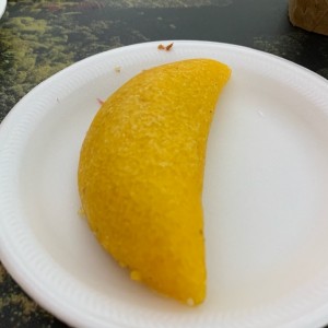 empanada carne mechada