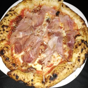 Pizza de prossiuto y bacon