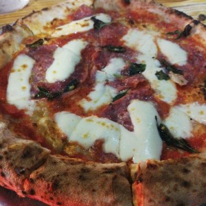 Pizza Margarita con Sopressata