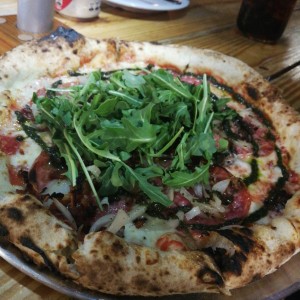 Pizza Pocotona con Arugula