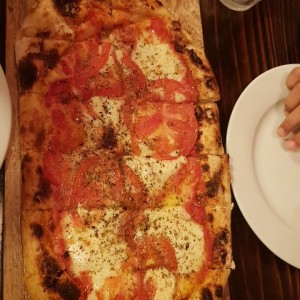 pizza caprese