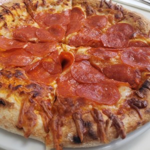 Platos Fuertes - Pizza Pepperoni