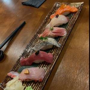 SUSHI PLATTER ( 1 ROLL / 6 PES NIGIRIS )