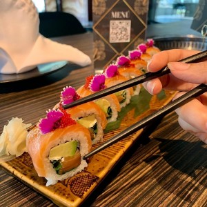 Sushi - Salmon Roll