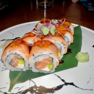 SALMON ROLL