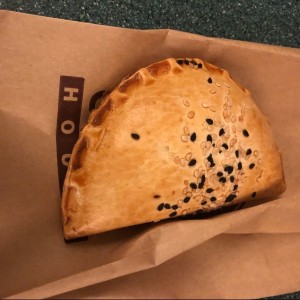 Empanada de queso con espinaca