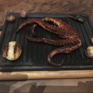 pulpo al carbon