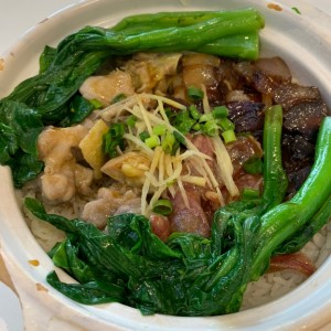 Cacerola de arroz con gallina, lapcheon (salchicha) y lapyuk (pork belly curado)