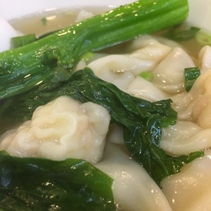 sopa de wanton con camarones 