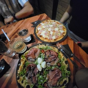 Pizza Napoletana - Rucolosa
Pizza Paradiso