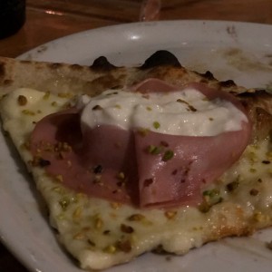 Pizza Napoletana - Mortadella e Pistacchio