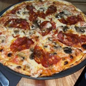 Pizza Pepperonni Hongos