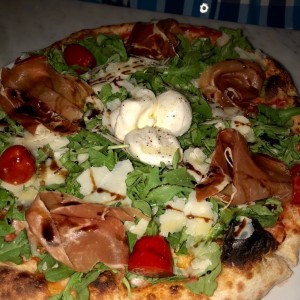 Pizza Ruculosa
