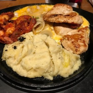 Sizzling chicken and shrimp 