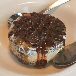 galleta oreo con helado 