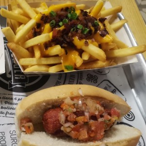 Papas bacon y choripan
