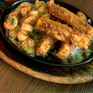 camarones al ajillo con yuca 