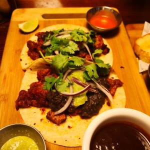 Tacos al pastor 