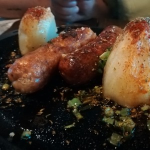 Chorizo con Papas Fritas