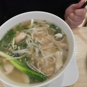 Sopa Pho de pollo