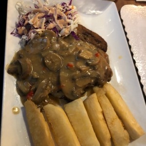 filete de pollo en hongos 